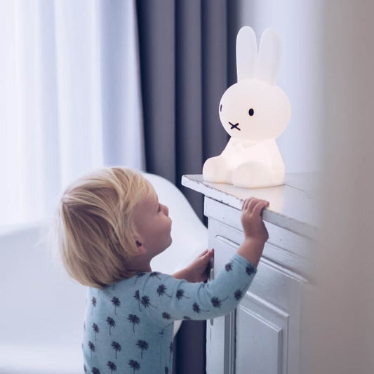 Les avantages d'habituer les enfants à dormir avec une veilleuse animale